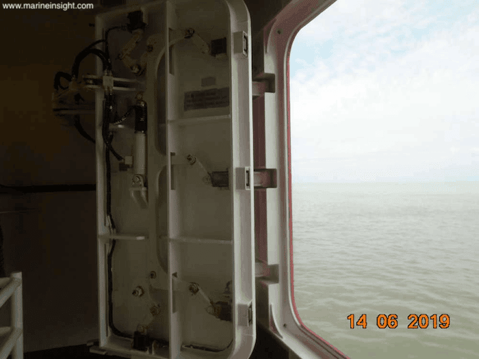 watertight door ship