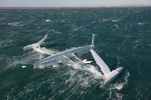 L’Hydroptère: High Speed Triple-Hulled Hydroplane Vessel