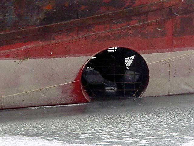 bow thruster of ships