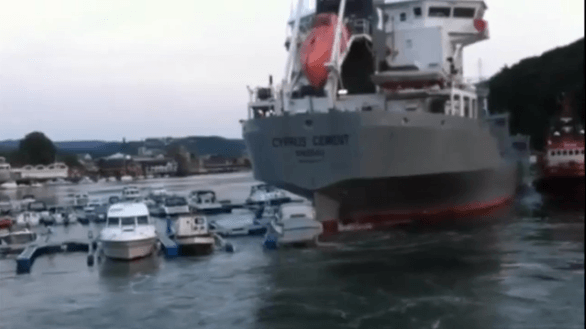Raw Video : Cement Carrier Ship Crushing Boats in Marina