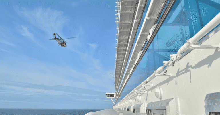 Raw Video: US Coastguard Airdrops Blood to Cruise Ship