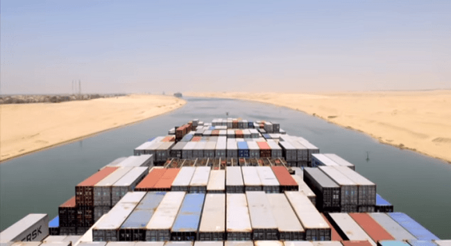 Video: Timelapse Of Sailing Down The Suez Canal