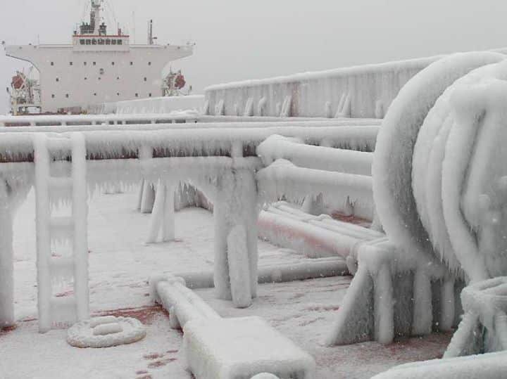 16 Amazing Snow Covered Ship Photos