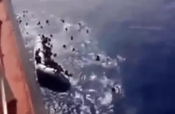 Shocking Video: Overloaded Raft With Migrants Capsizes