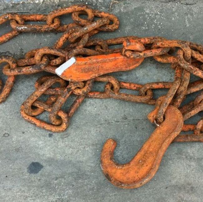 Real Life Accident: Stevedore Gets Hit By A Broken Chain in A Near-Fatal Accident