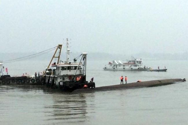 Chinese Passenger Ship With 458 Aboard Sinks In Yangtze River, 5 Bodies Recovered, Some Still Alive Inside