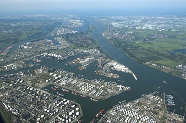 Port Of Rotterdam Experiences Increase In Container Throughput With Fall In Crude Oil And Coal