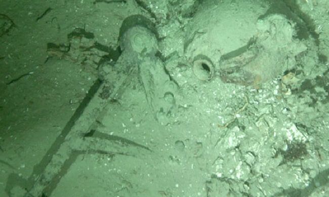 Photo of the remnants of the shipwreck in the seabed off of the North Carolina coast.