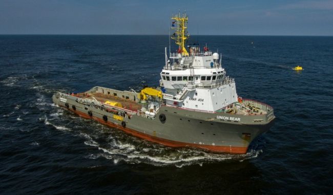 Boskalis Transports And Installs The Ocean Cleanup’s First Prototype