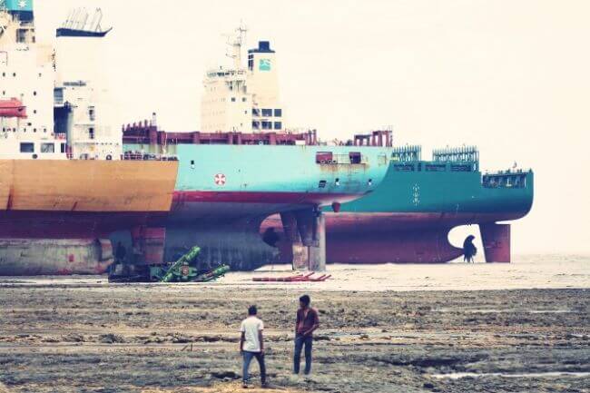 NGO Shipbreaking Platform: Investigative Journalists Catch Maersk Red-Handed In Alang