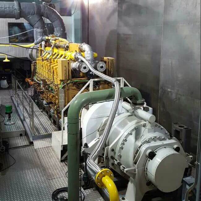 World’s First Dual-Fuel Engine For Large High-Speed Vessels
