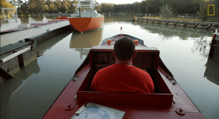 Watch: Mini-Ships Teach Pilots How To Navigate Major Waterways