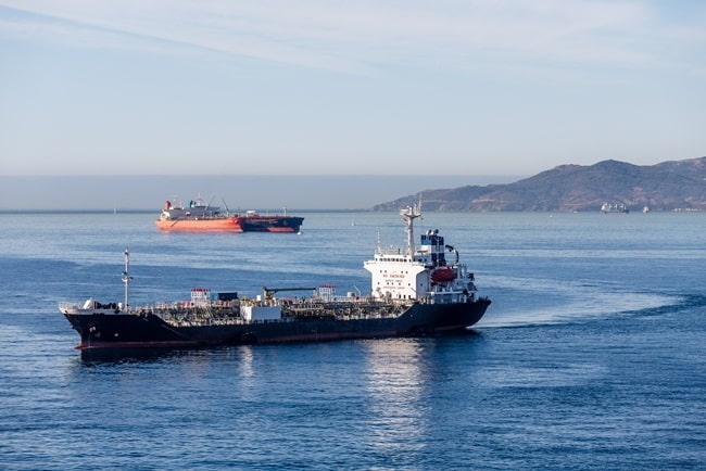 Tanker Turning in Gibraltar – Credits: Depositphotos   |  Source : marineinsight.com