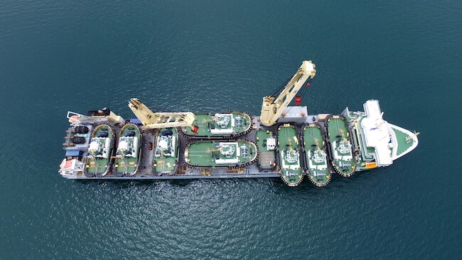 Damen vessel transport has arrived in the Port of Rotterdam (1) (1)