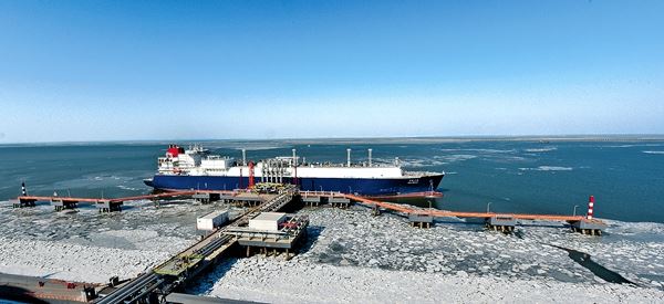 The LNG ship from Australia arrives at the port on February 6