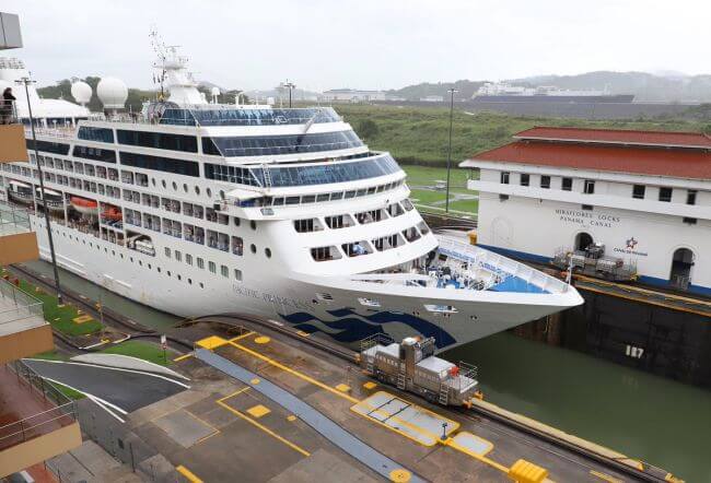 transit of the Panamax cruise ship Pacific Princess