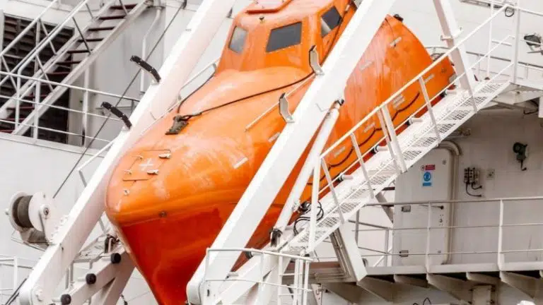 Types of Lifeboat Release Mechanisms & SOLAS Requirements for Lifeboats