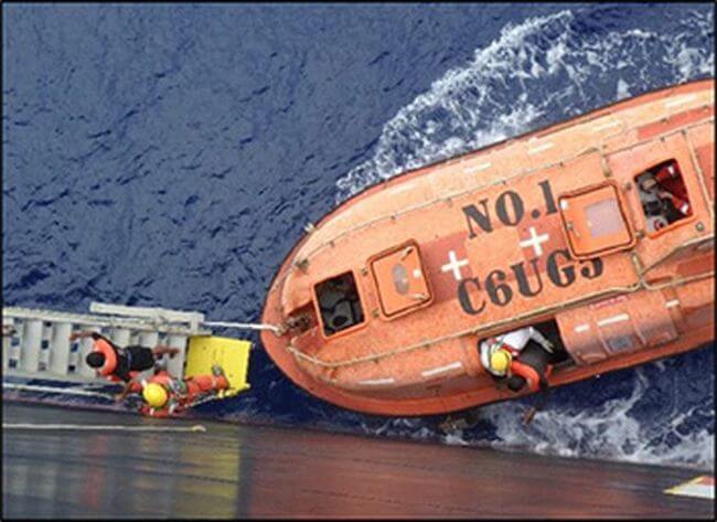 MOL's LNG Carrier Rescues Castaways