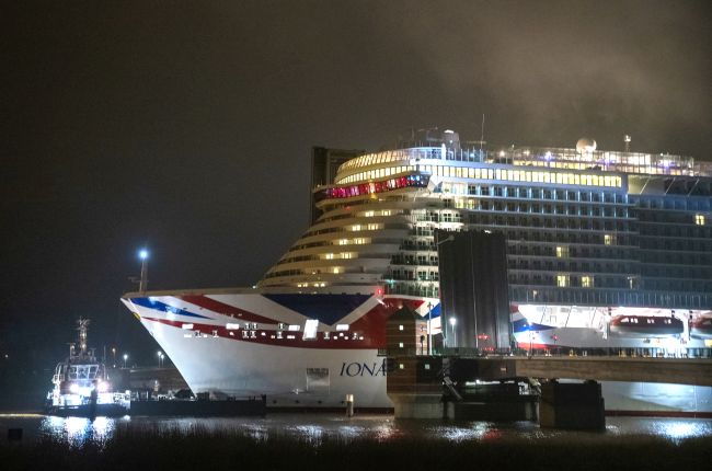 Photos New Magnificent British P&O Cruises' Ship 'Iona' Leaves Papenburg