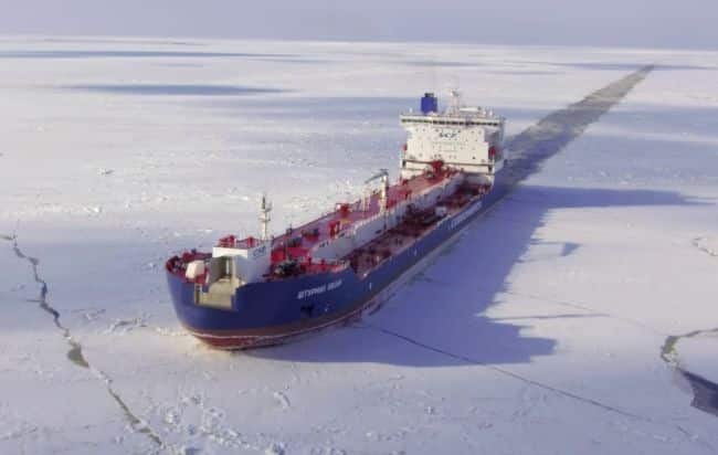 Ships in the (Polar) night – sustainable Arctic shipping