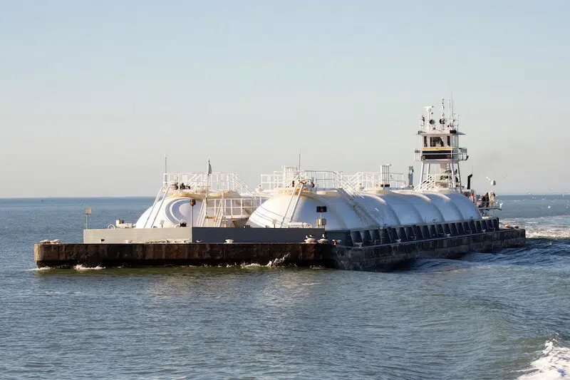 LNG carrier barge