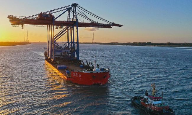 Two additional container gantry cranes arrive at CTB