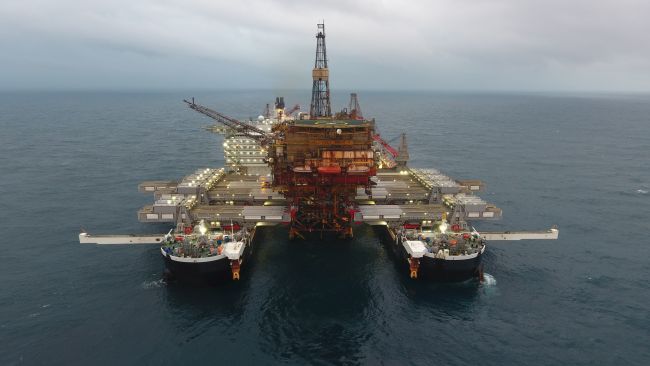 Fast lift of the Alpha topsides