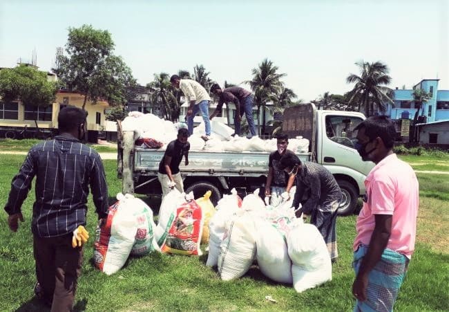 NGOs Distribute Emergency Food To Shipbreaking Workers In Bangladesh