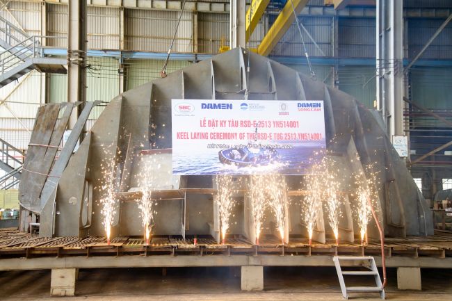 Damen holds keel-laying for Port of Auckland’s fully electric RSD-E Tug 2513
