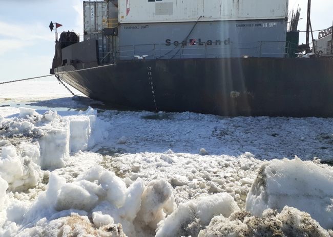 Resolve Marine Frees Ice-Bound Grounded Platform Barge Off Alaska Shoreline
