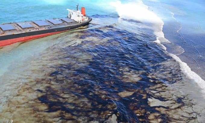 Mauritius Oil Spill Japanese Cargo Ship Grounded_2