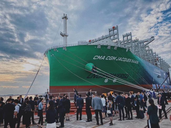 Photos: World’s Largest LNG-Powered Container Ship ‘CMA CGM Jacques Saade’ Joins Fleet
