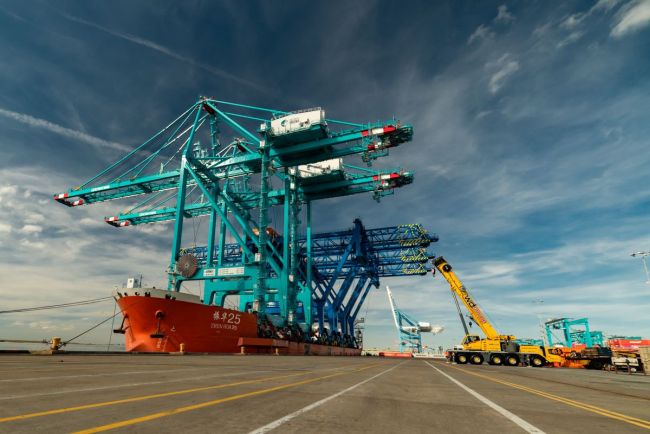World's Largest Low-Profile Ship-to-Shore Cranes Arrive at Port Everglades -