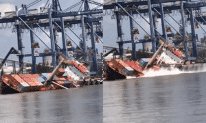 Capsized-container-vessel-rescue
