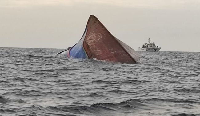 Mangalore Cargo ship collision - capsize
