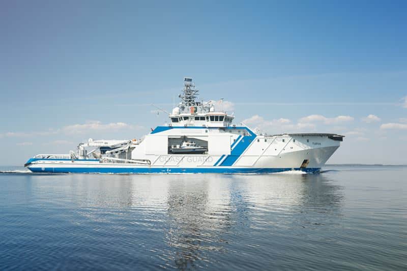 The ‘Turva’ seen here being fuelled with Bio LNG for the testing programme. © Finnish Border Guard
