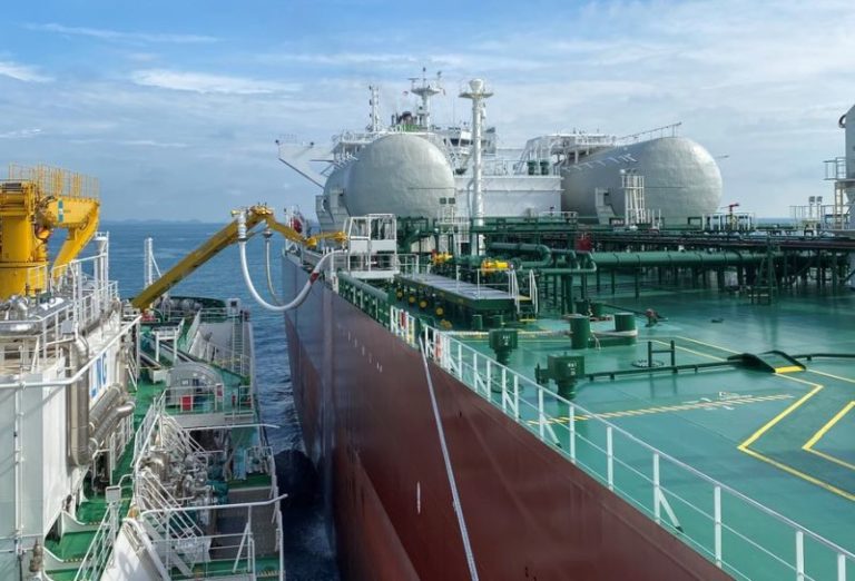 Singapore’s First Ship-To-Ship Bunkering Of LNG-Fueled Oil Tanker Completed By FueLNG
