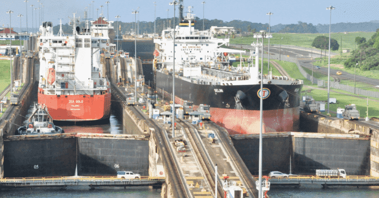 How the Water Locks of Panama Canal Work?