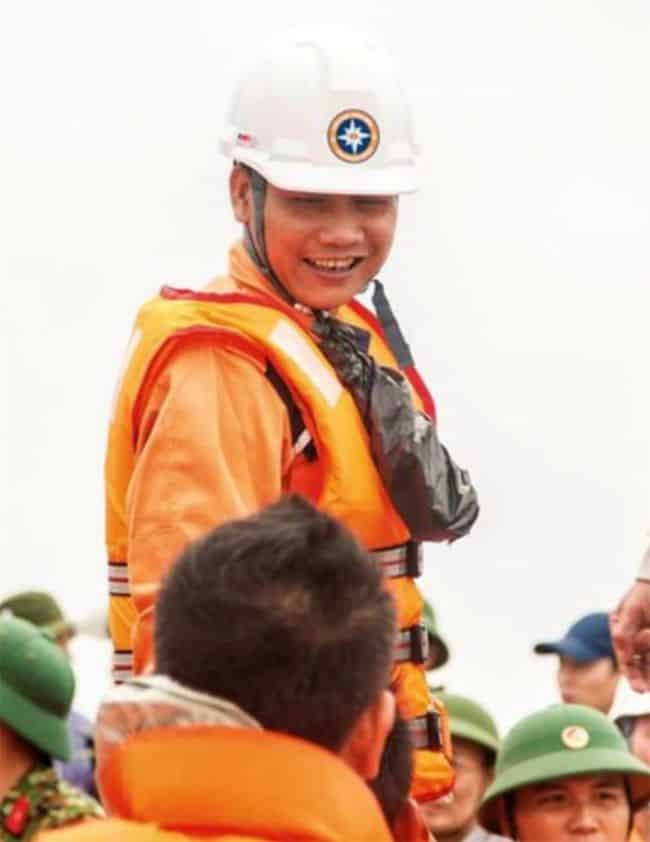 Mr. Tran Van Khoi, Search and Rescue Officer from Viet Nam, will receive the award for rescuing four survivors from a sunken vessel