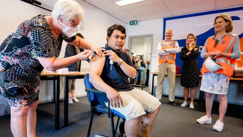 Rotterdam starts vaccinating all seafarers