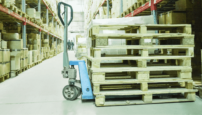 4 Ways Material Handling Equipment Enhances Productivity in a Warehouse
