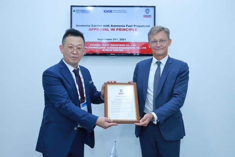 Dong Jin Lee, Vice President of HHI with Matthieu de Tugny, President of Bureau Veritas Marine & Offshore, at a ceremony on Bureau Veritas’s Gastech exhibition stand in Dubai
