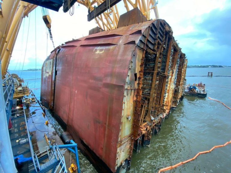 Photos: Wreck Of MV Golden Ray Undergoes Final Cut