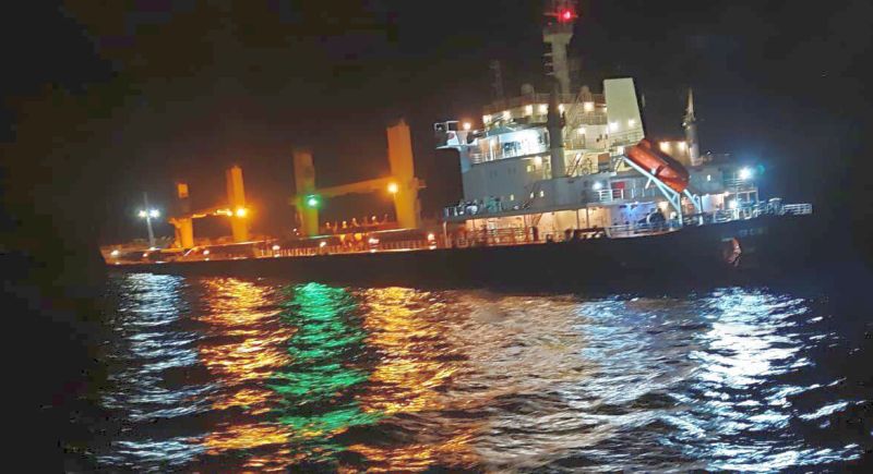 collision of the 225 m long wheat-laden MV LEVANTES and the 190 m long MV CLIPPER COMO