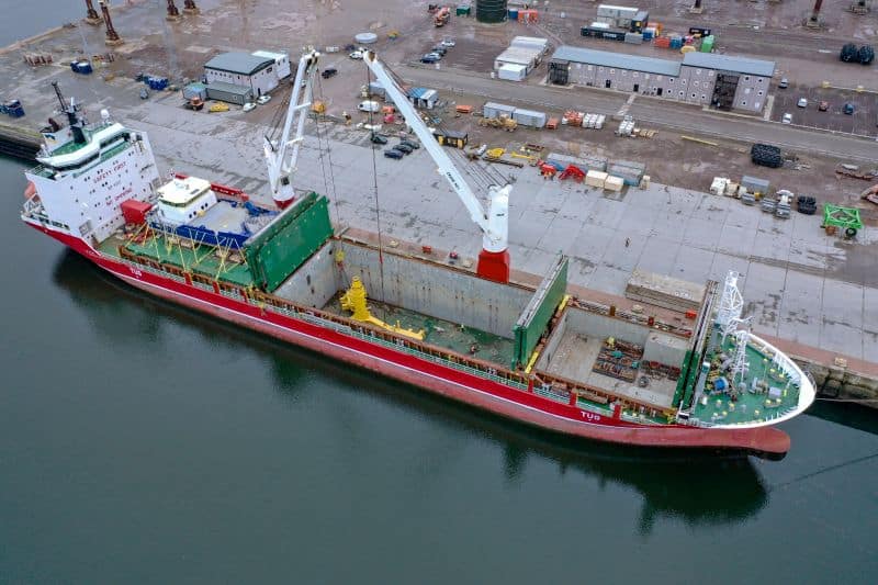 Loading operations at Nigg, Scotland using vessel cranes with a combined lifting capacity of up to 360