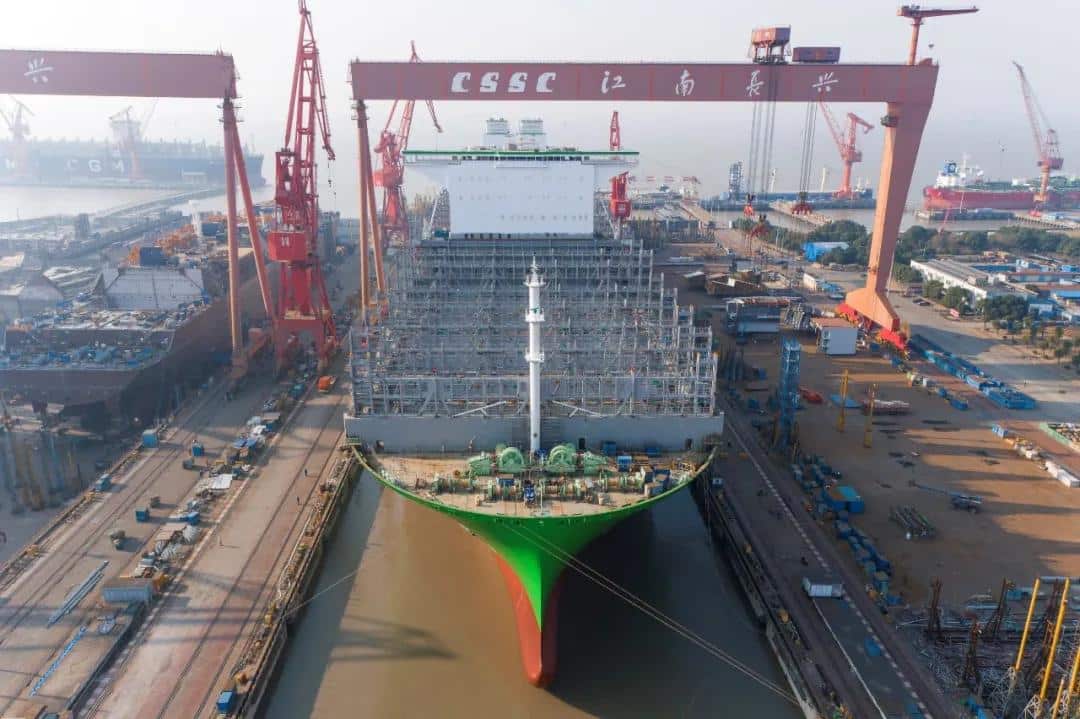 World’s Largest 24,000 TEU Container Ship Successfully Floats Out