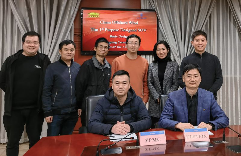 Contract-signing-in-China_ZPMC-Mr-Ni-and-Ulstein-Kirk-Du