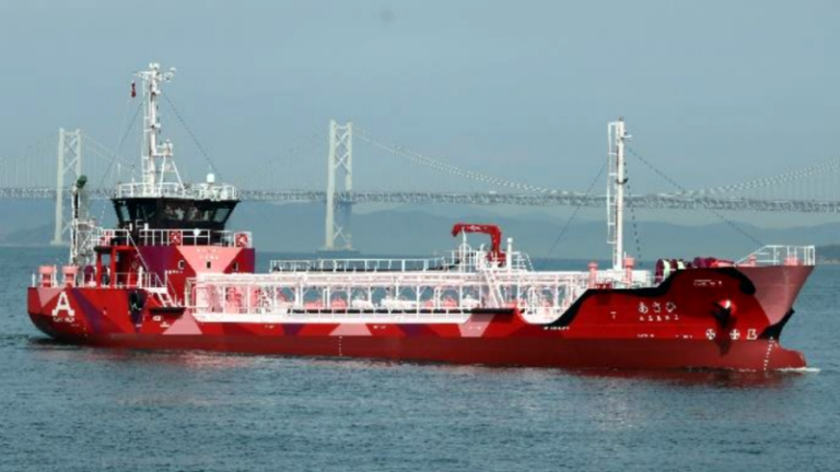 World’s First Pure Battery Tanker ‘Asahi’ Made Her First Bunkering Operation On Car Carrier