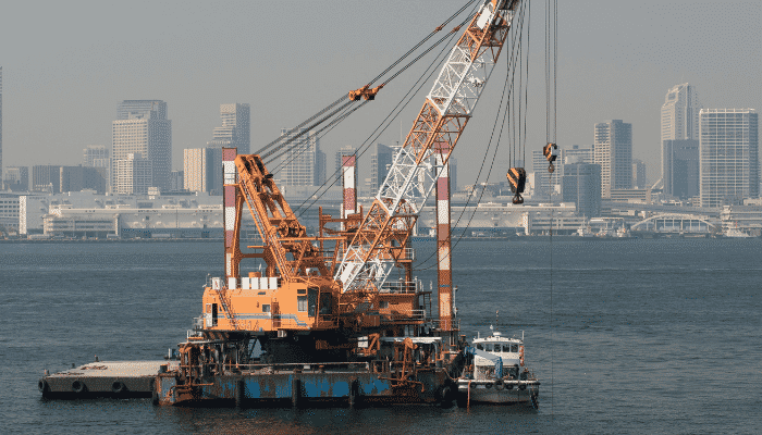 crane barge doing marine heavy lift