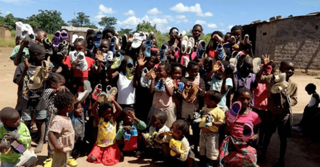 MOL Cooperates In Ocean Transport Of Children's Shoes To Zambia